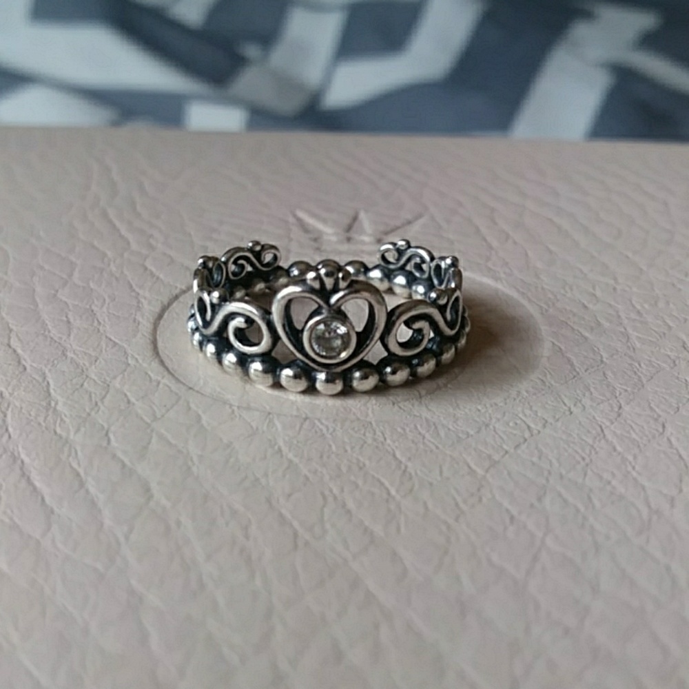 Pandora princess crown ring